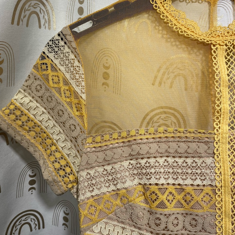 Francesca's Collections Yellow and Cream Lace Midi Dress - Picture 5 of 13